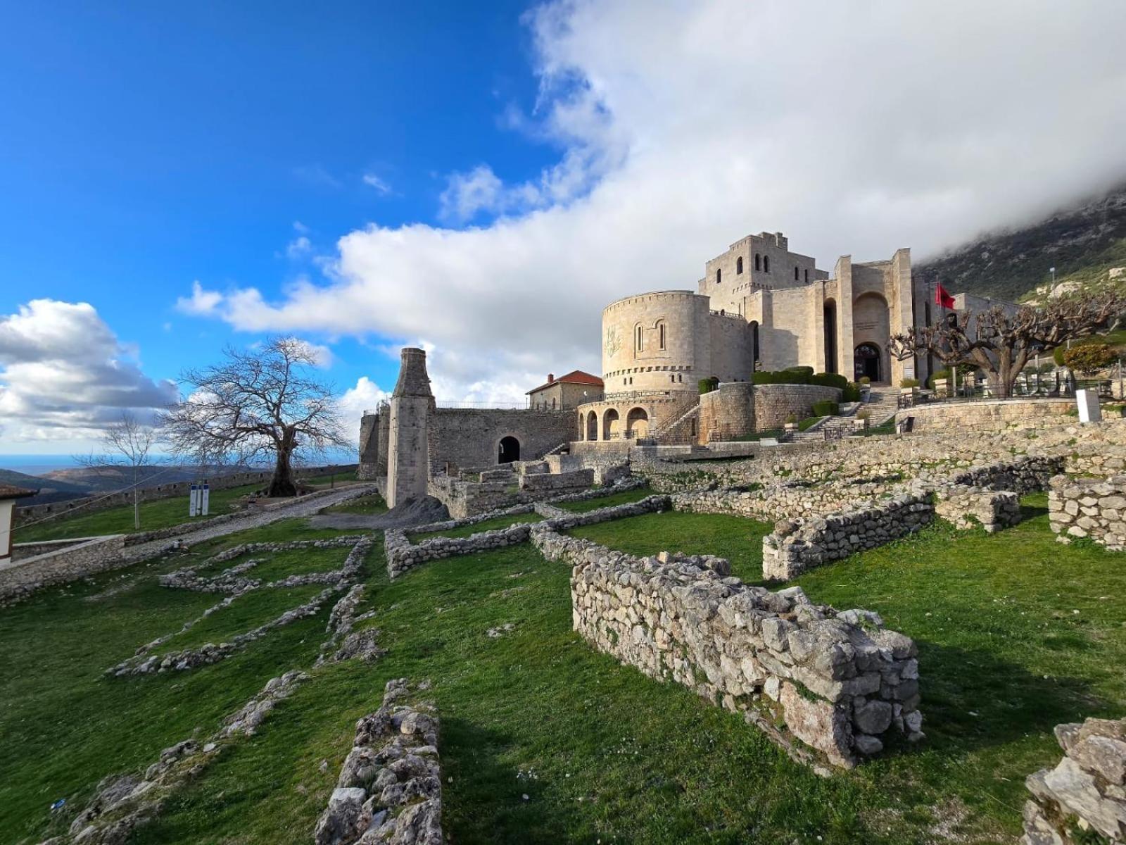 Villa Mefaja Krujë المظهر الخارجي الصورة