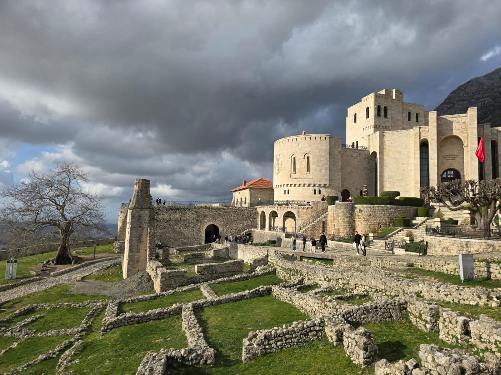 Villa Mefaja Krujë المظهر الخارجي الصورة