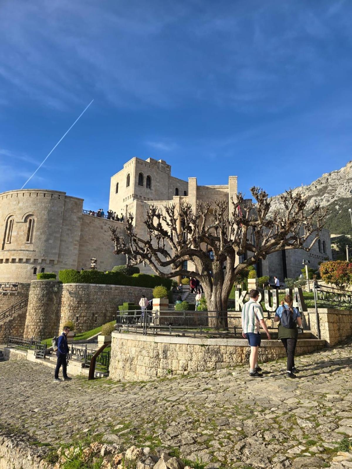 Villa Mefaja Krujë المظهر الخارجي الصورة