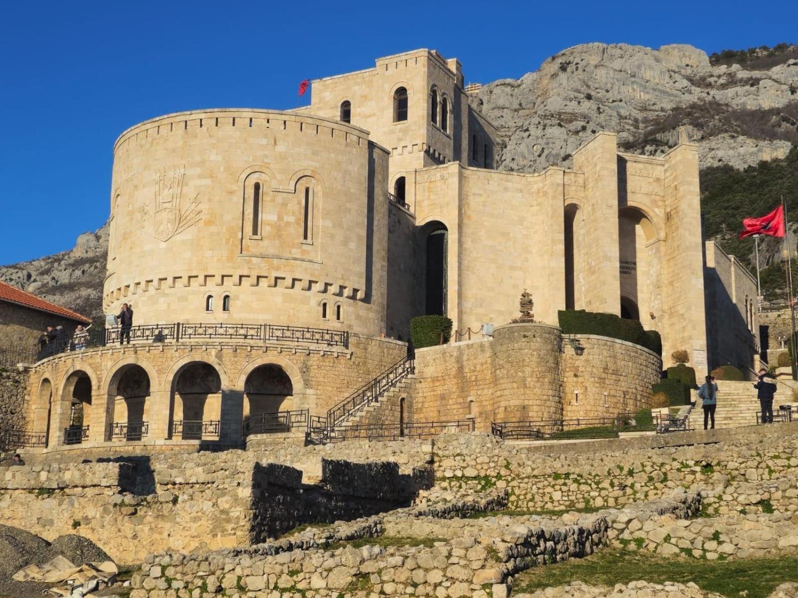 Villa Mefaja Krujë المظهر الخارجي الصورة