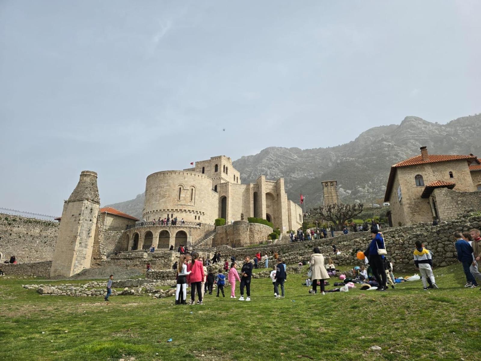 Villa Mefaja Krujë المظهر الخارجي الصورة